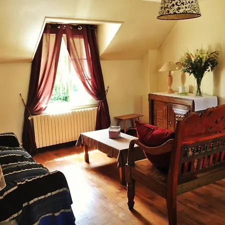 Les Rouges Gorges לינה וארוחת בוקר