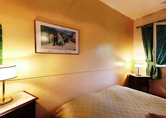 Les Rouges Gorges Couette-café Giverny